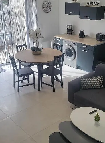 Le Béluga Aéroport Nantes Rezé Hébergement de vacances Bouguenais